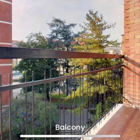 Metro Famagosta - Luminoso Appartamento Con Balcone Free Wifi & Parking Mediolan Zewnętrze zdjęcie